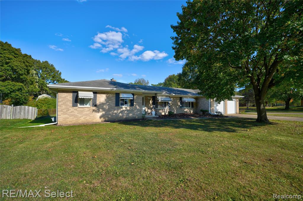 4290 Hedgethorn Circle, Burton, MI 48509 — Photo 60