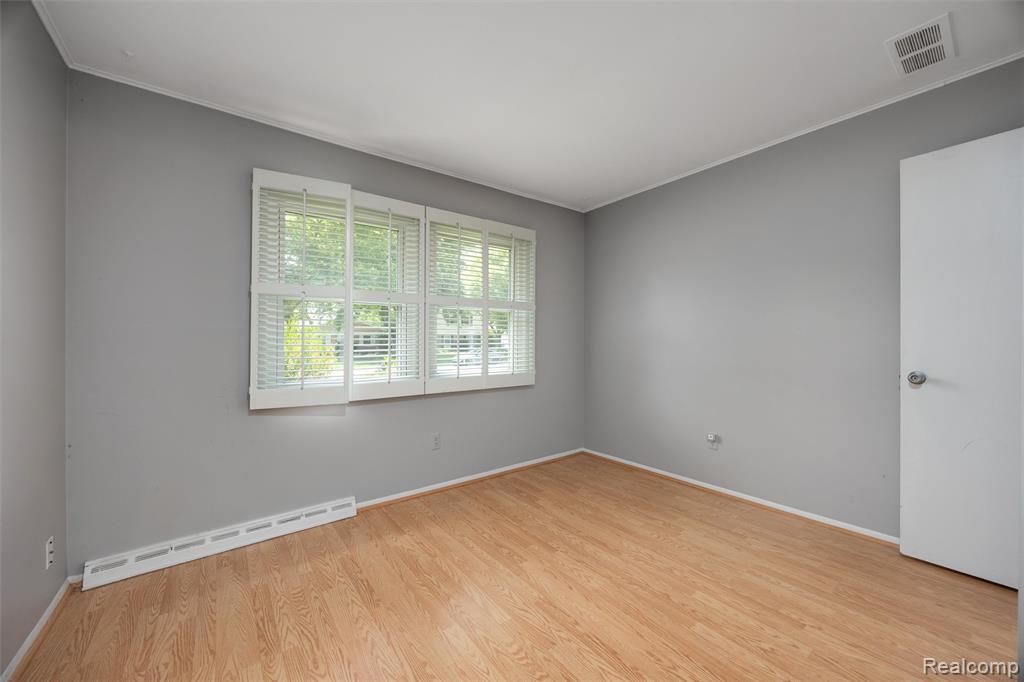 4942 Butler Drive, Troy, MI 48085 — Photo 16