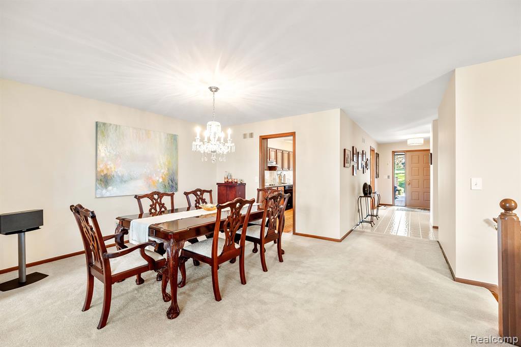 4237 SAWGRASS Drive, Bloomfield Hills, MI 48302 — Photo 9