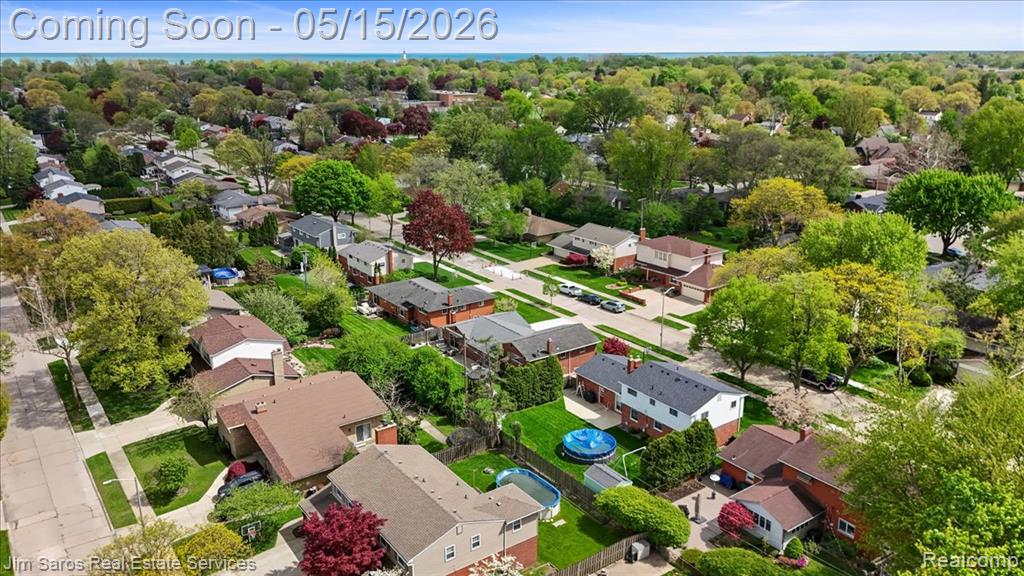 1024 Blairmoor Court, Grosse Pointe Woods, MI 48236 — Photo 4