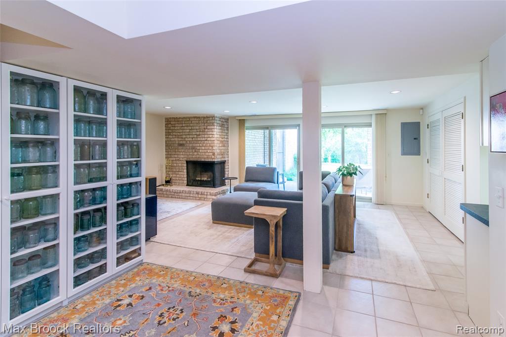 41350 Woodward Avenue, Bloomfield Hills, MI 48304 — Photo 36