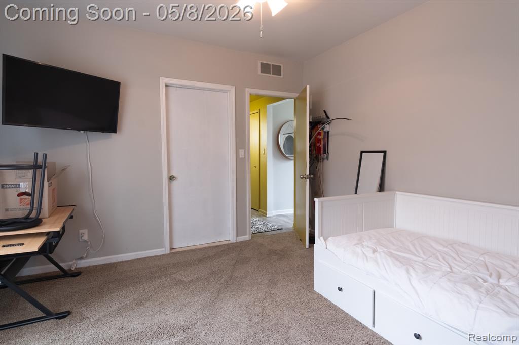 20804 Rensselaer Street, Farmington, MI 48336 — Photo 11