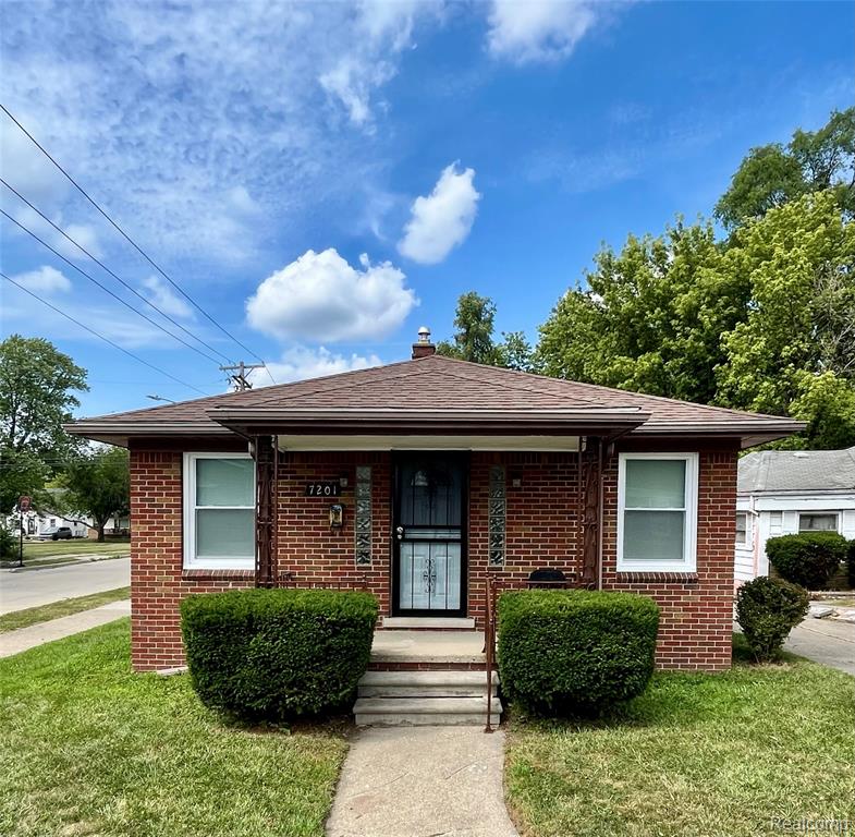 7201 Jackson Avenue, Warren, MI 48091 — front exterior