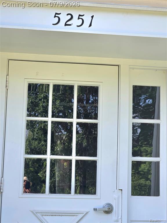 5251 Highland Road, 214, Waterford, MI 48327 — front exterior