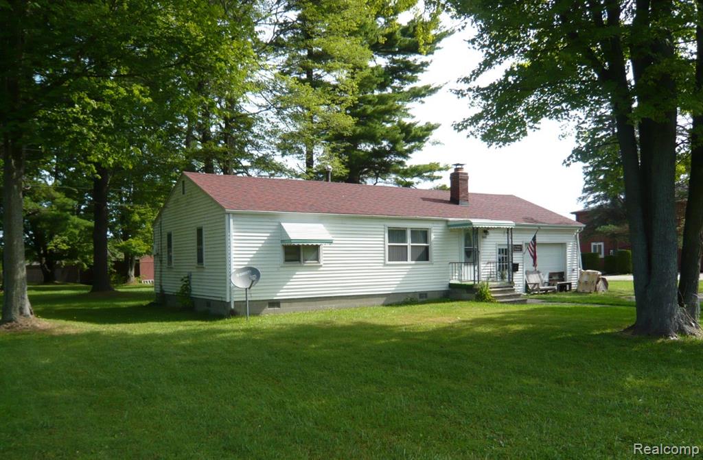 5602 Lapeer Road, Kimball, MI