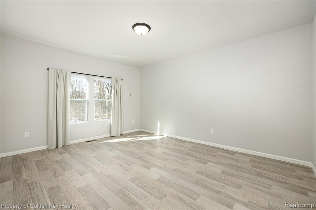 420 Dorchester Drive, Howell, MI 48855 — Photo 16