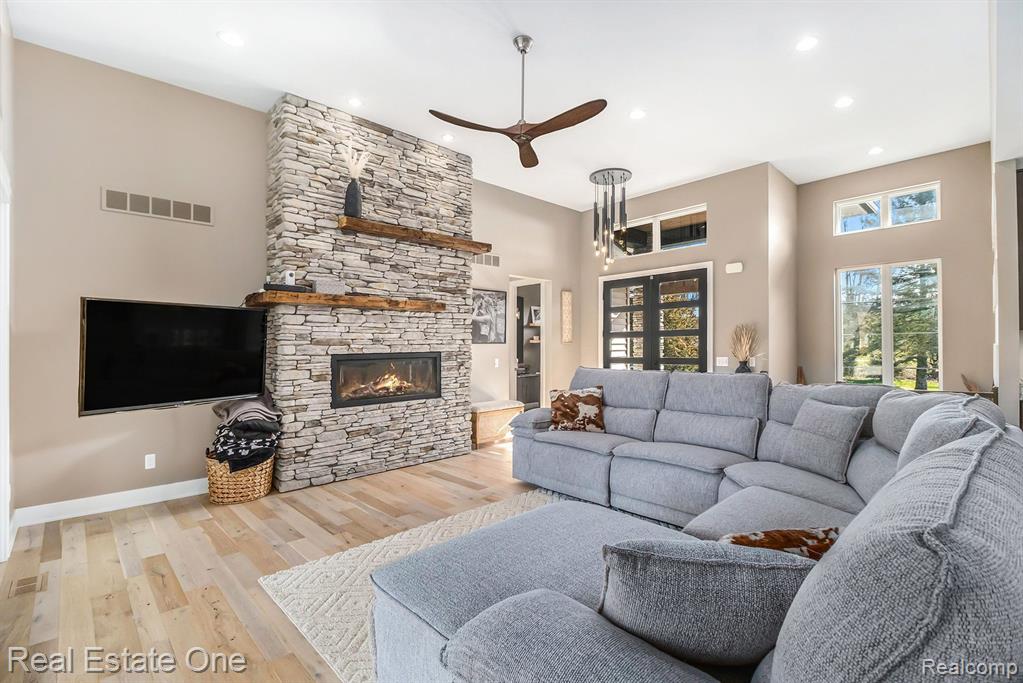 8481 Holcomb Road, Clarkston, MI 48348 — Photo 4