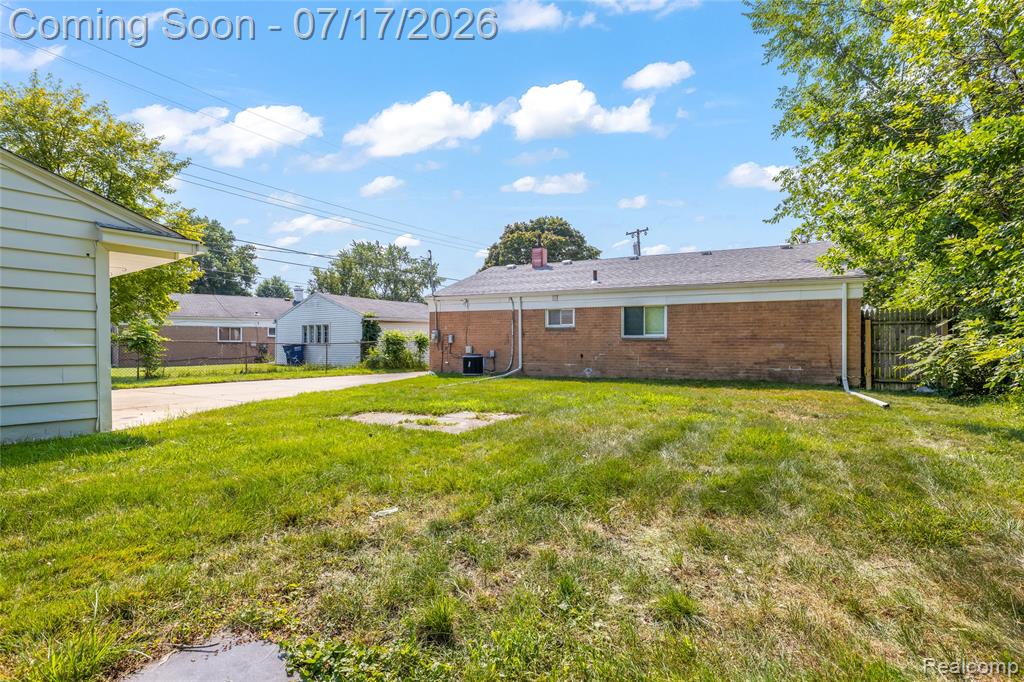 8385 Hillcrest Boulevard, Westland, MI — Photo 18