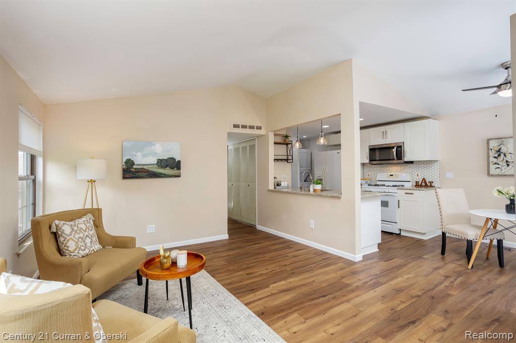 21260 E GLEN HAVEN Circle, Northville, MI 48167 — Photo 11