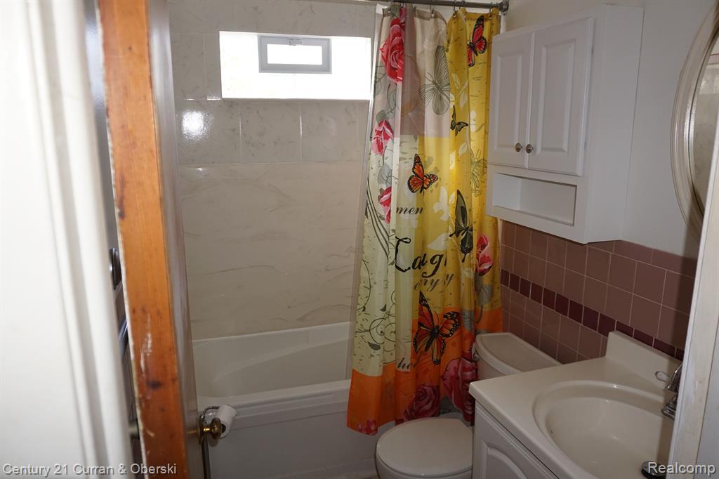 4452 EDGEWOOD Street, Dearborn Heights, MI 48125 — Photo 10