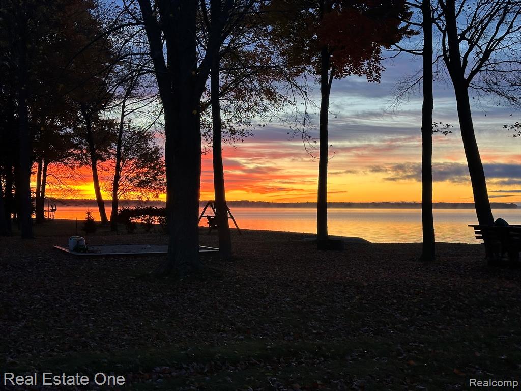 8175 E HOUGHTON LAKE, 1, Houghton Lake, MI 48629 — Photo 41