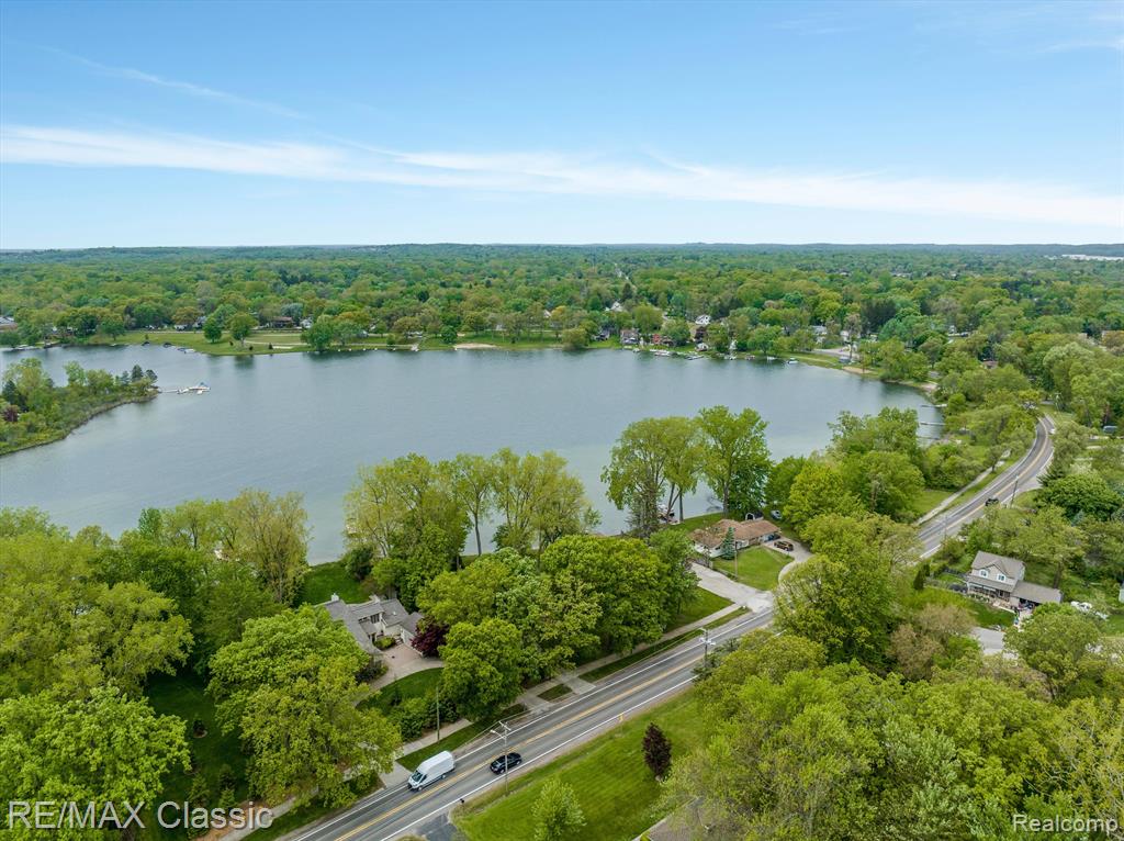 94 CRESCENT LAKE Road, Waterford, MI 48327 — Photo 35