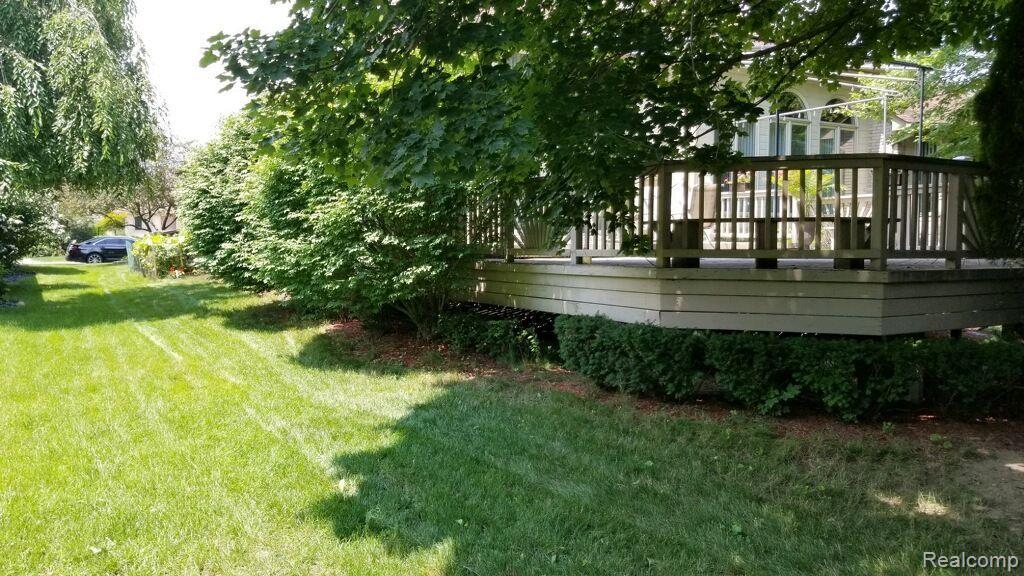48280 ELMWOOD Drive, Shelby Twp, MI 48315 — Photo 13