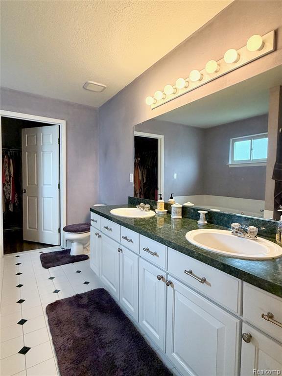 23601 Oakleigh Avenue, Woodhaven, MI 48183 — Photo 20