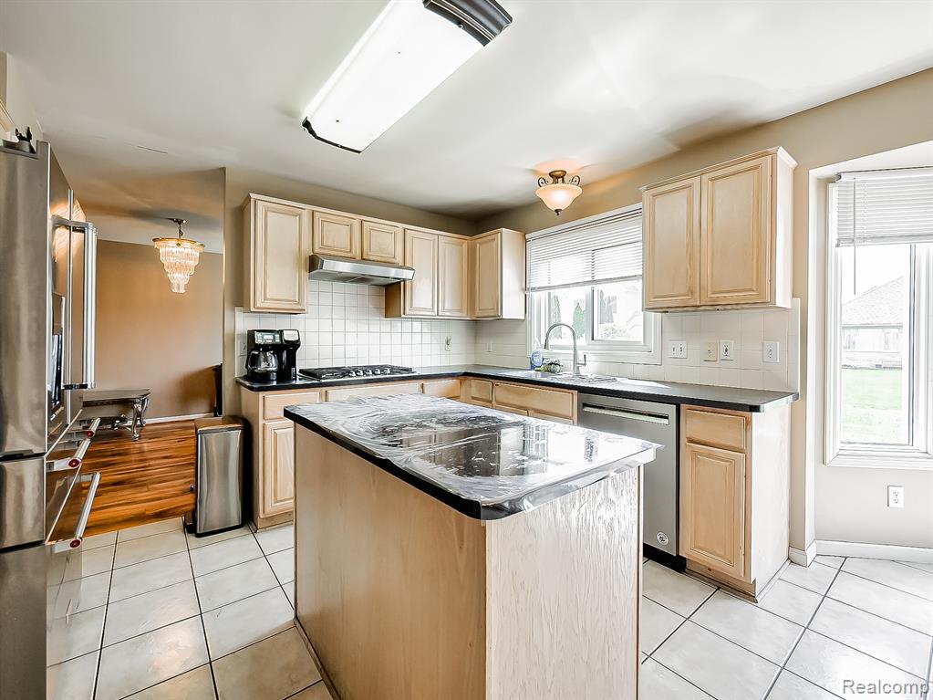 48199 Lafayette Drive, Macomb, MI 48044 — Photo 15