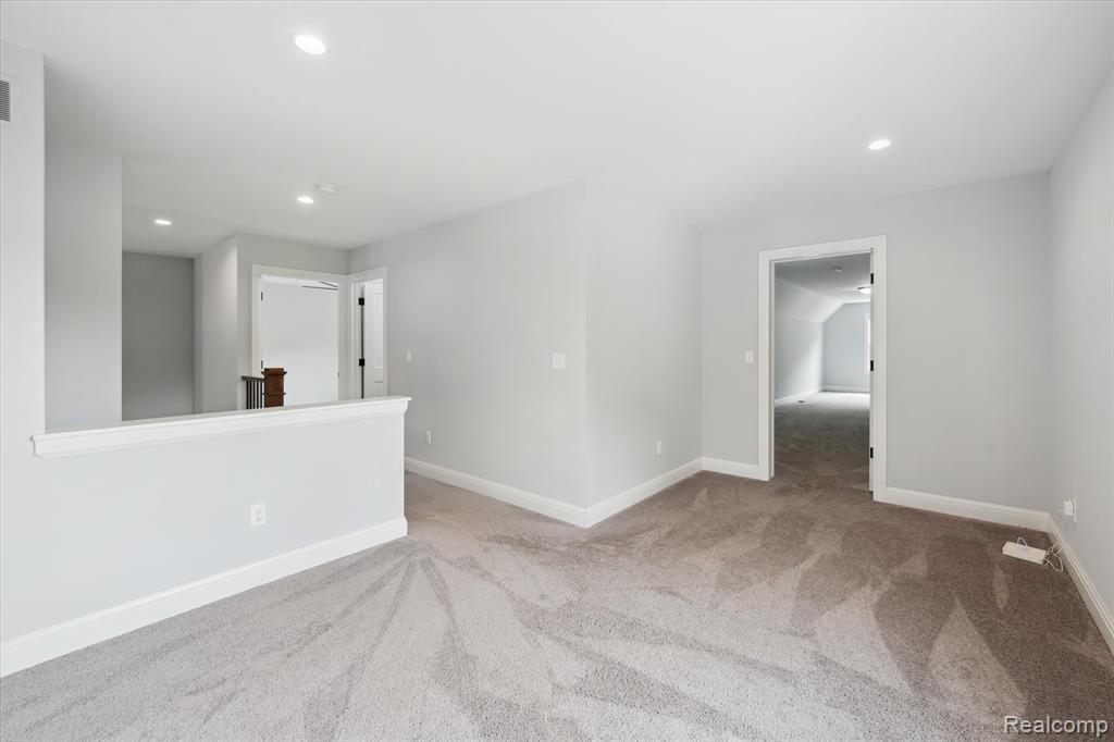 595 BRIGHTON LAKE RD, Brighton, MI 48116 — Photo 32