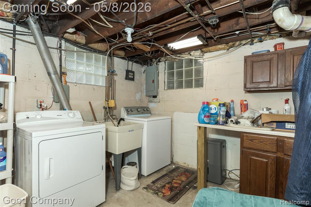 559 E Harry Avenue, Hazel Park, MI 48030 — Photo 25