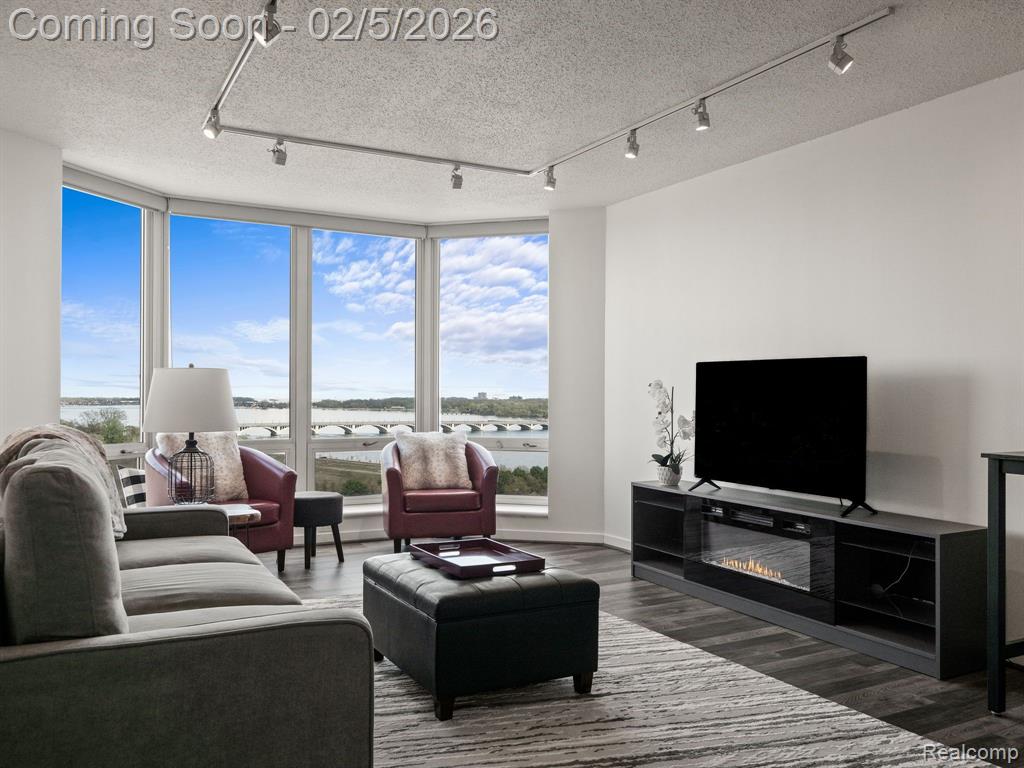 250 E HARBORTOWN Drive, 1405, Detroit, MI 48207 — Photo 5