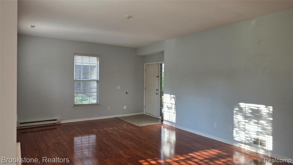 1976 Pinecroft Drive, 194, Canton, MI 48188 — Photo 4