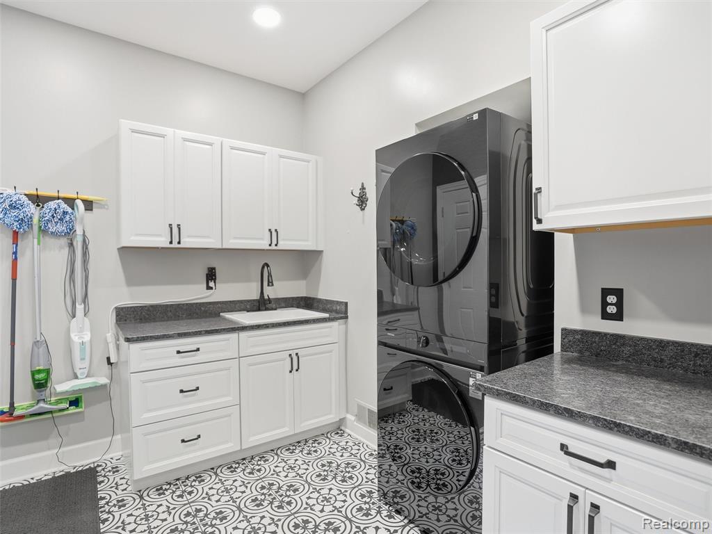 7475 Pinehurst Circle, Bloomfield Hills, MI 48301 — Photo 12