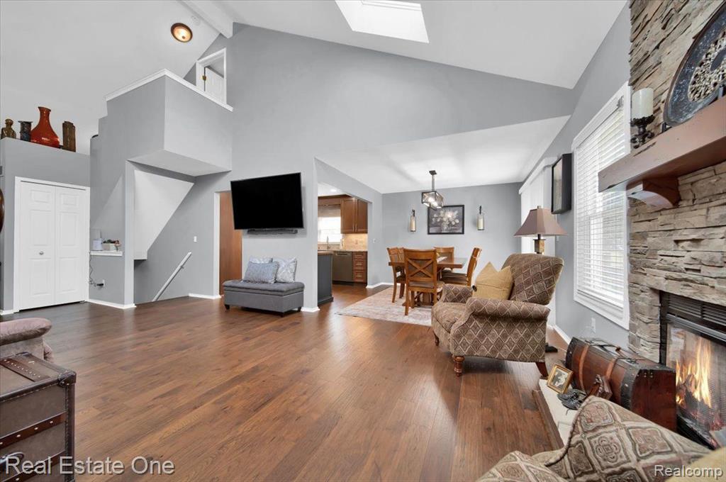 295 WINDING Brook, Commerce Twp, MI 48390 — Photo 9