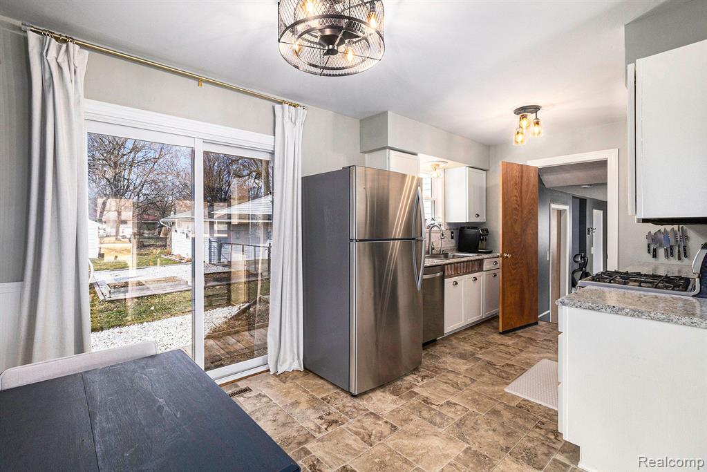4230 BRISTOLWOOD Drive, Flint, MI 48507 — Photo 4