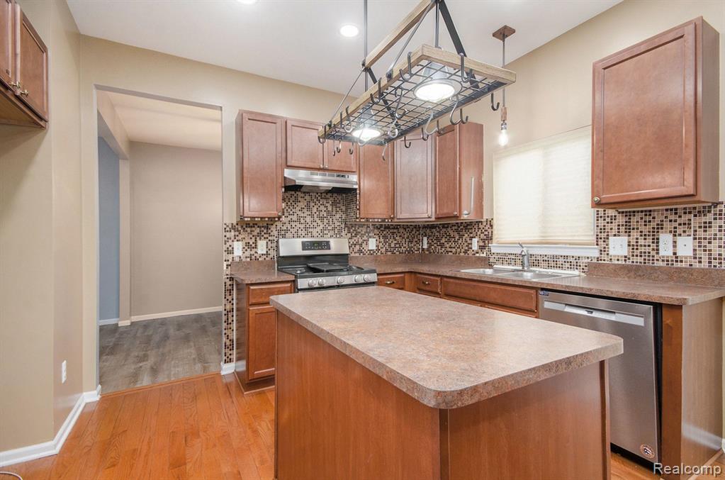 45284 BROOKVIEW Drive, Van Buren, MI 48111 — Photo 3