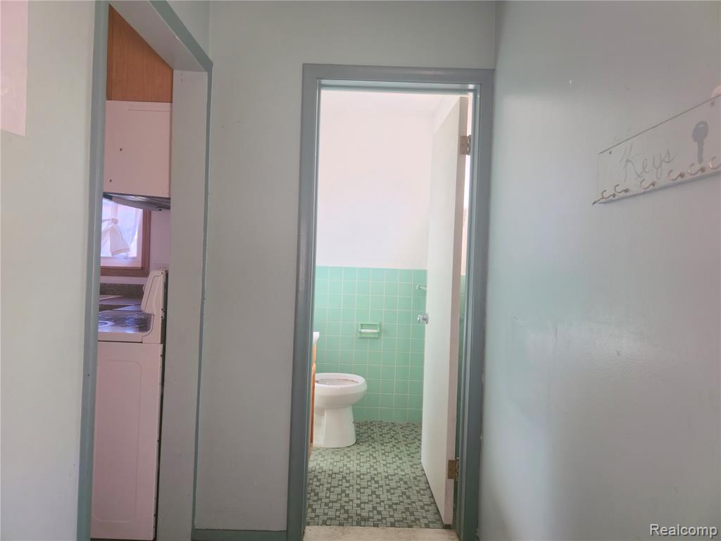 27432 Bristol Drive, Warren, MI 48092 — Photo 15