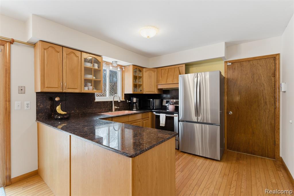 724 W Oxhill Drive, White Lake, MI — Photo 12