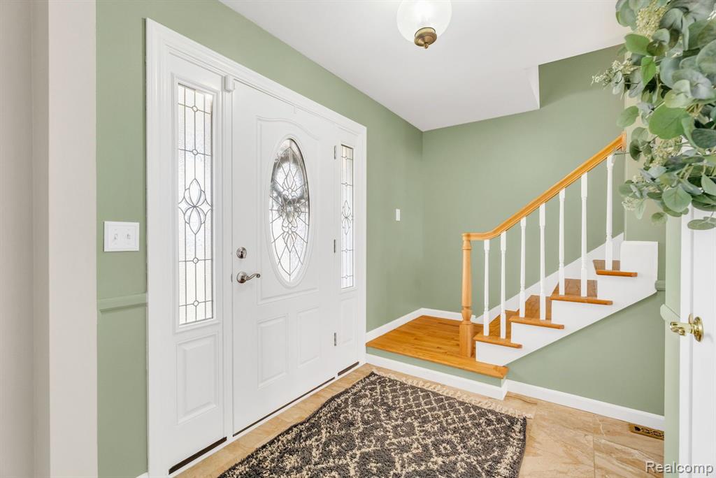 8482 BELLE BLUFF Drive, Grand Blanc, MI 48439 — Photo 11