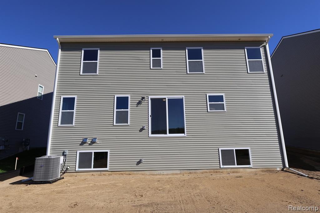 395 EDGE BROOK Drive, Holly, MI 48442 — Photo 29