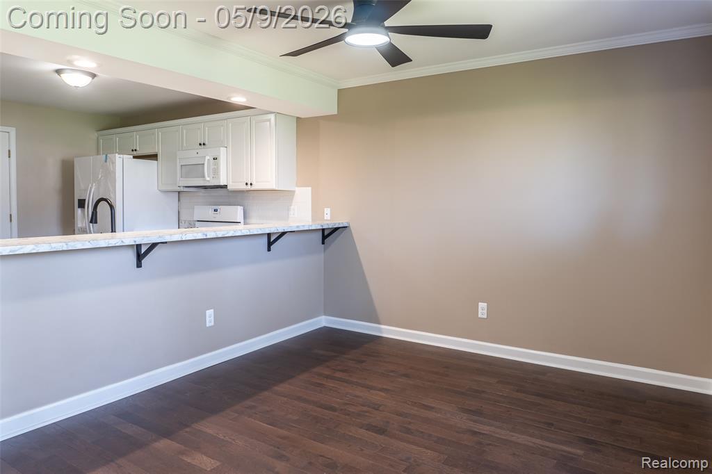 5018 Harbor Oak Drive, Waterford, MI 48329 — Photo 11