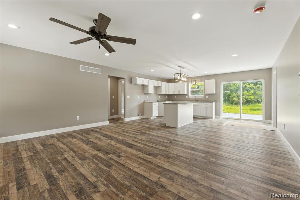 108 N Lester Street, Capac, MI 48014 — Photo 4
