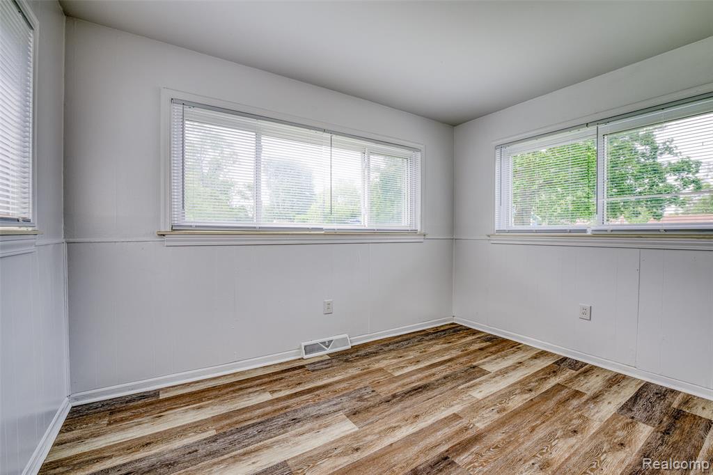 585 Olds Street, Ypsilanti, MI 48198 — Photo 14
