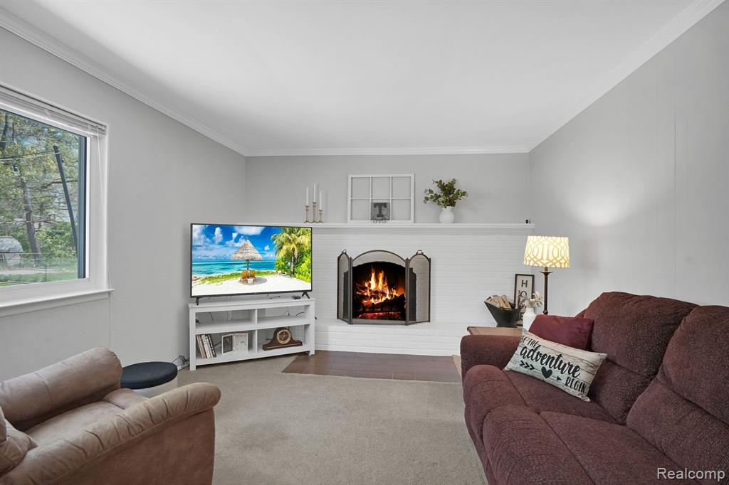 430 CHESTER Court, South Lyon, MI 48178 — Photo 10