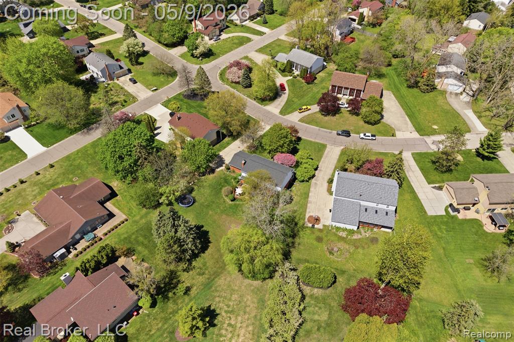 5037 Bantry Drive, West Bloomfield, MI — Photo 43