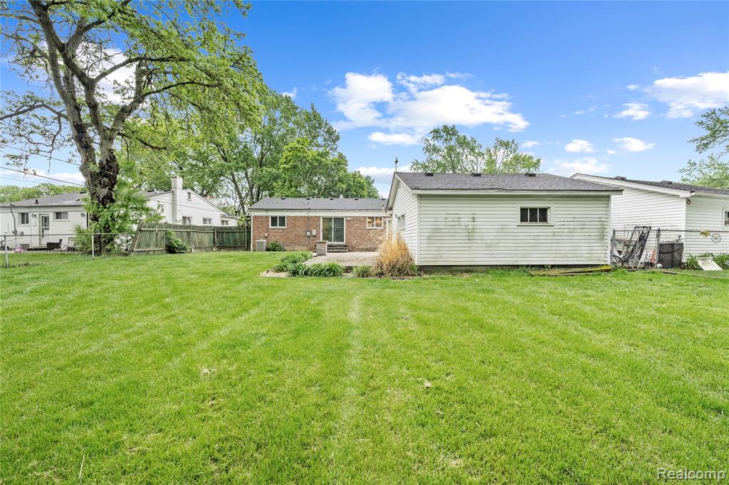 26916 Rouge River Drive, Dearborn Heights, MI 48127 — Photo 49