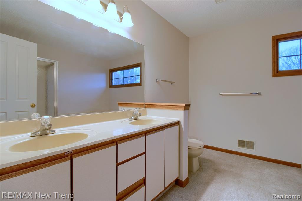 7252 STEEPLECHASE Drive, Saline, MI 48176 — Photo 24