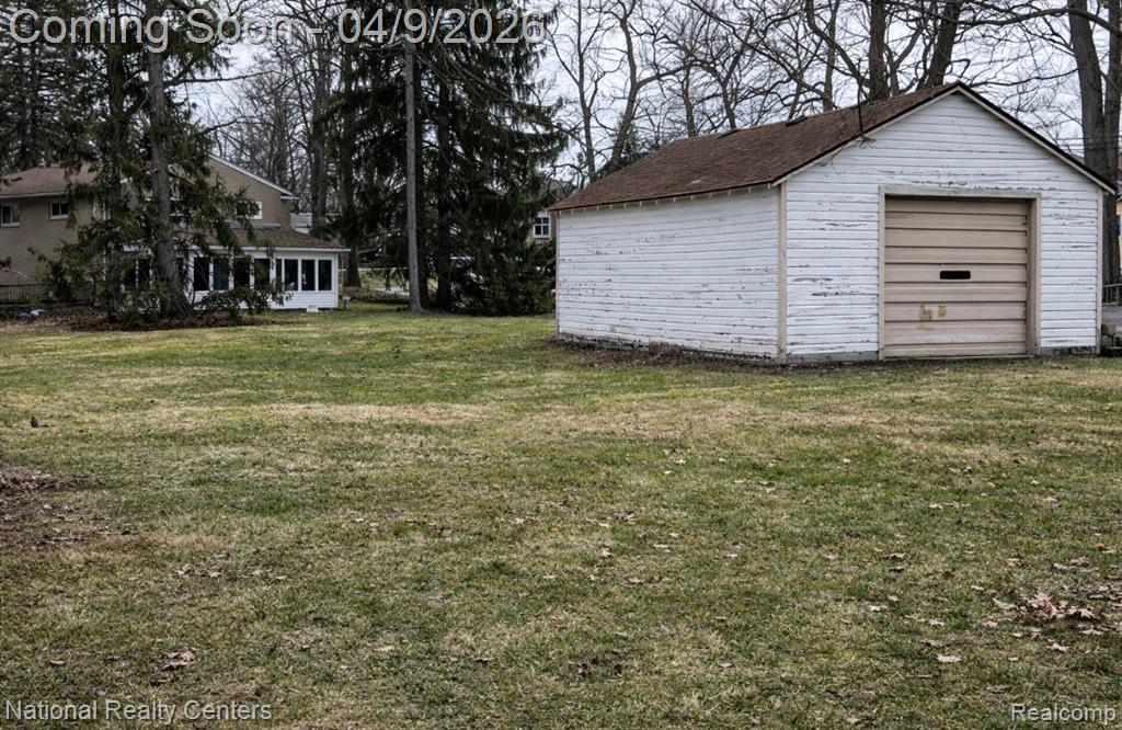 7010 Locklin Street, West Bloomfield, MI 48324 — Photo 23