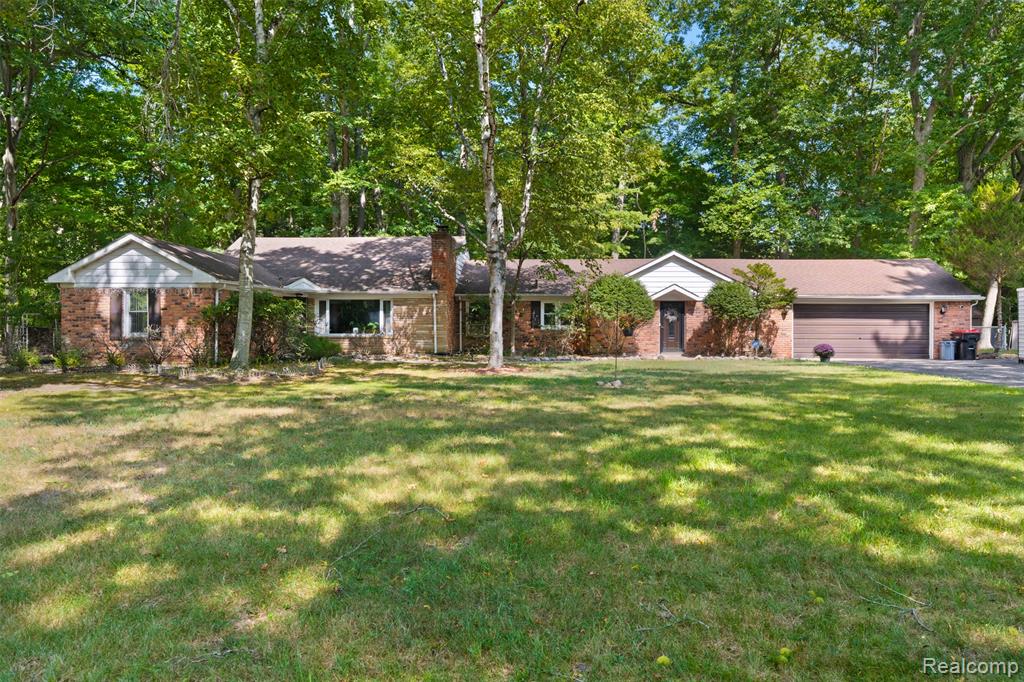 23640 Oak Glen Drive, Southfield, MI 48033