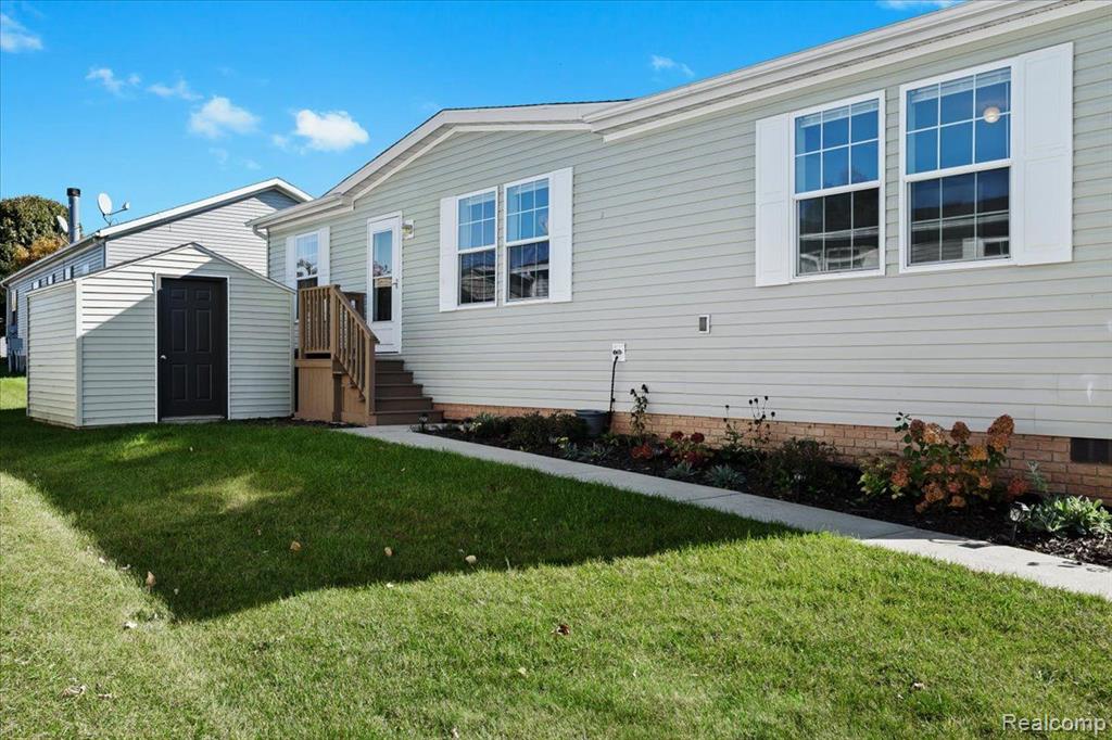 11934 CEDARBROOK Drive, South Lyon, MI 48178 — Photo 2