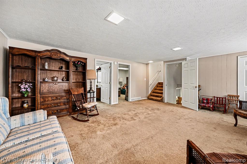 8635 Sandy Crest Drive, White Lake, MI, 00000