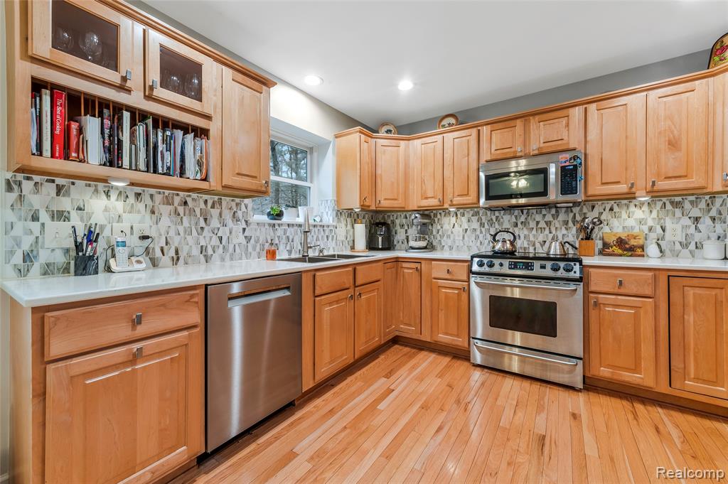 599 Nakomis Trail, Lake Orion, MI 48362 — Photo 31