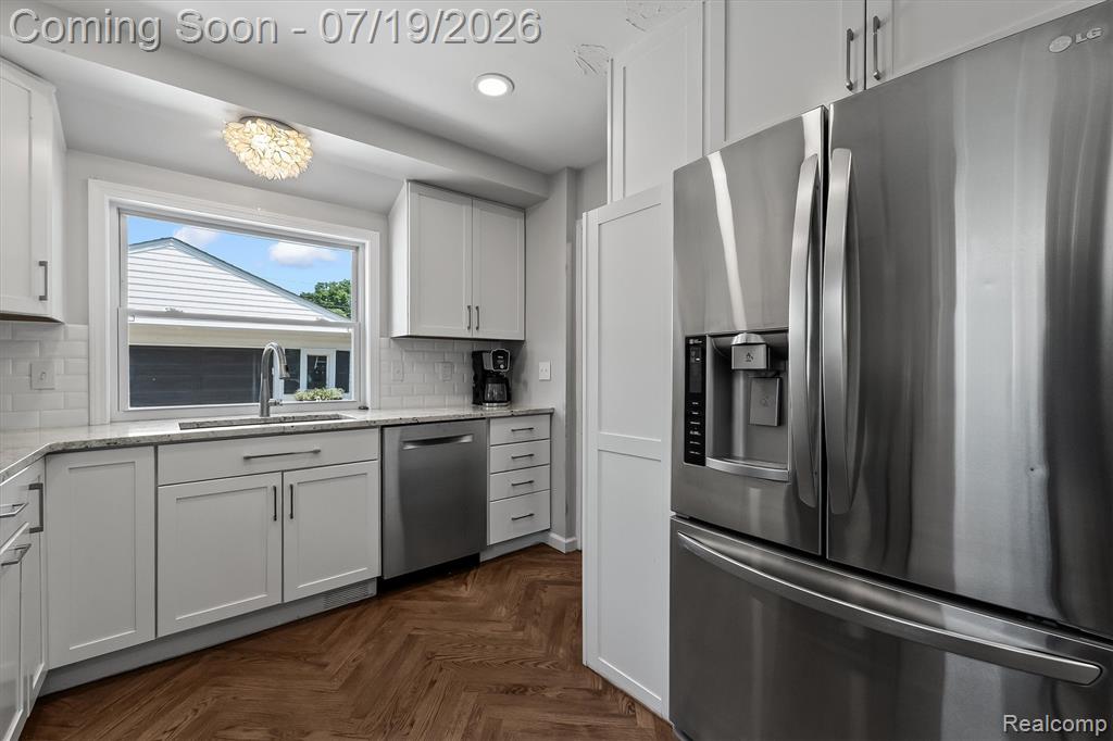 502 W Sunnybrook Drive, Royal Oak, MI 48073 — Photo 13