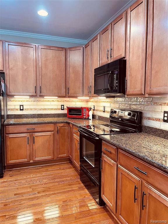 26530 Higgins Way, Brownstown, MI 48134 — Photo 6