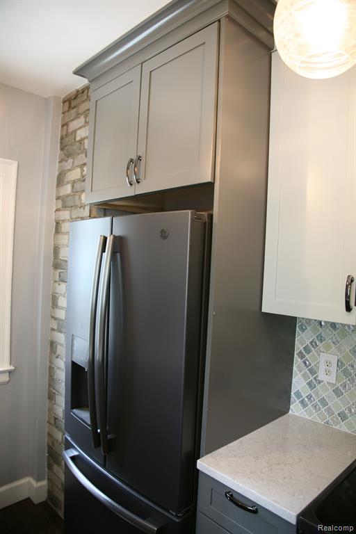 717 W 12 MILE Road, Royal Oak, MI 48073 — Photo 16