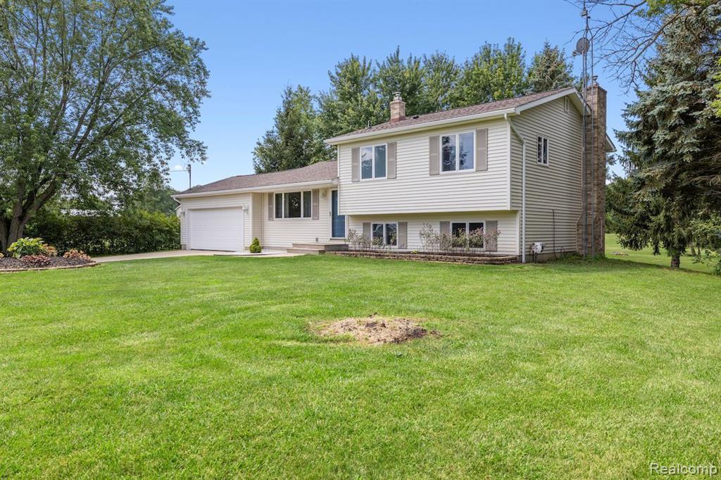 8622 S BYRON Road, Gaines Vlg, MI 48436 — Photo 2