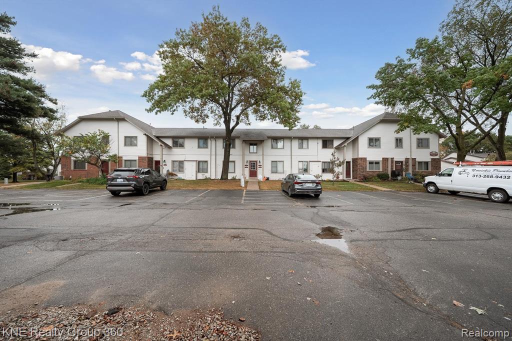 7220 Bluewater Drive, 134, Clarkston, MI 48348 — Photo 3