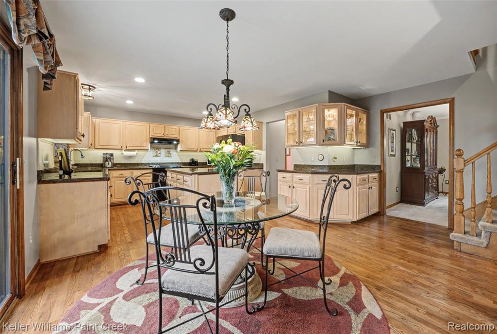 247 Glenmoor Drive S, Rochester, MI 48307 — Photo 14