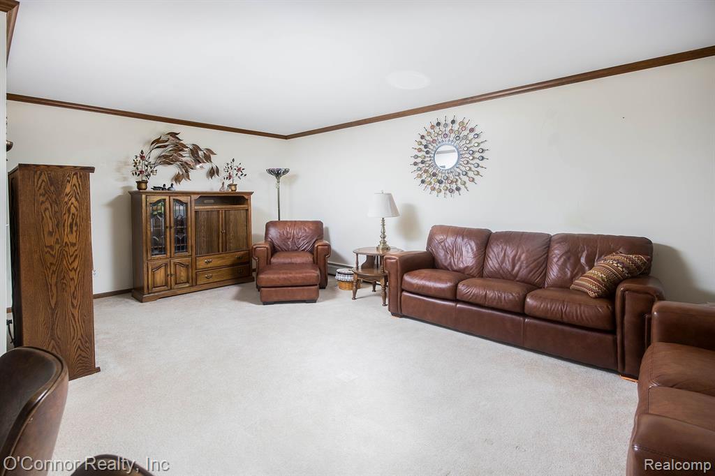 4291 QUAKER HILL Drive, Fort Gratiot, MI 48059 — Photo 5